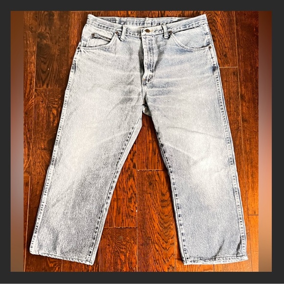 Vintage Wrangler Denim in Faded Blue Size 36X30 - Picture 11 of 11